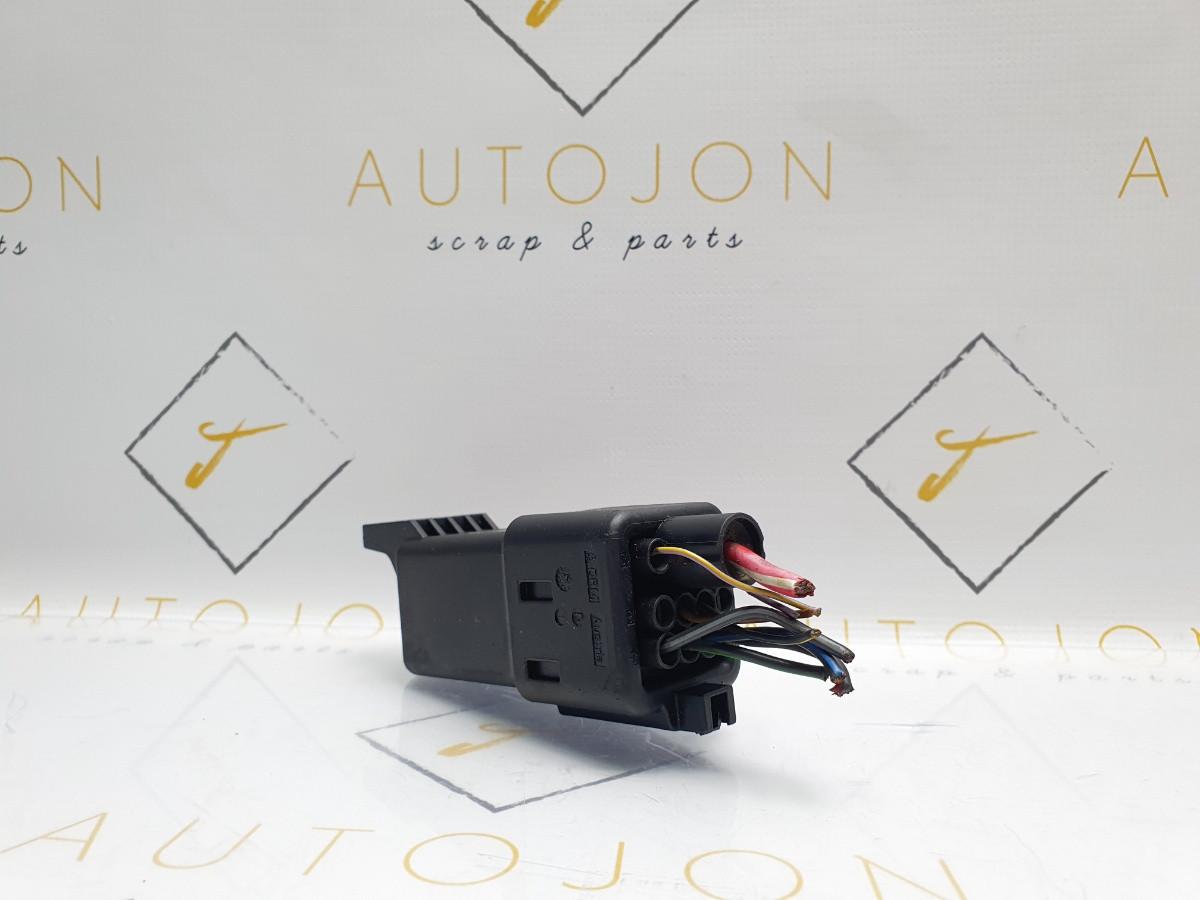 Releu bujii VOLKSWAGEN GOLF VI 5K1 2008 - 2013 038907281D