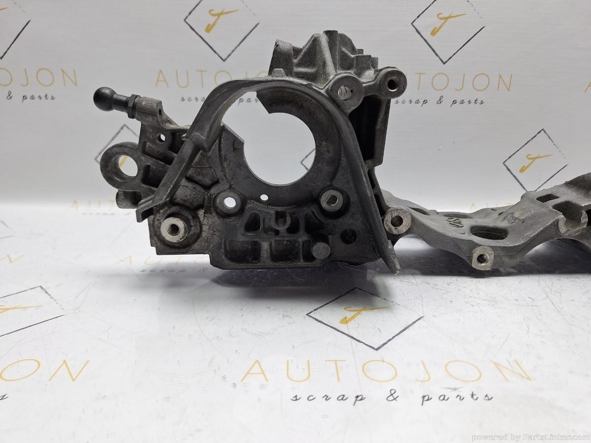 Suport accesorii VOLKSWAGEN GOLF VII 5G1 2012 - > 2.0 TDi BlueMotion 04L903143B