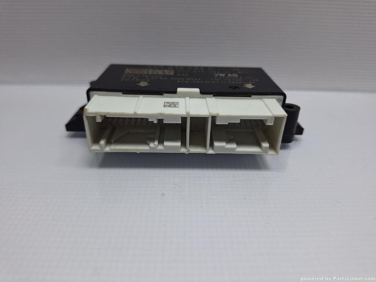 Modul senzori parcare VOLKSWAGEN PASSAT B8 2014 - 2020 Valeo 000018554 OEM 5Q0919294H , 5Q0919294A