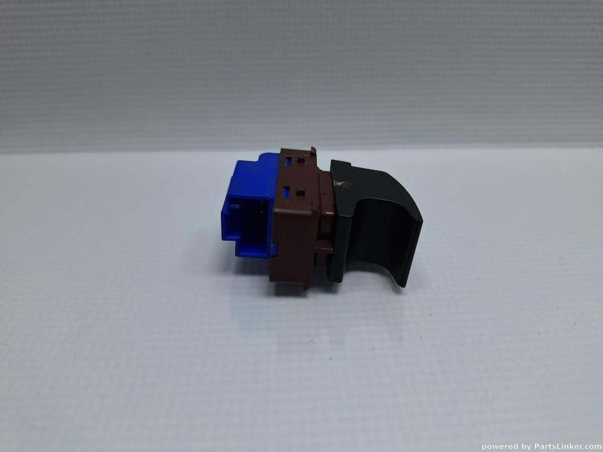 Buton deschidere haion VOLKSWAGEN PASSAT Variant 365 2010 - 2014 1.6 TDi BlueMotion CAYC, VOLKSWAGEN PASSAT 365 2010 - 2014 1.6 TDi BlueMotion CAYC 3AA959831