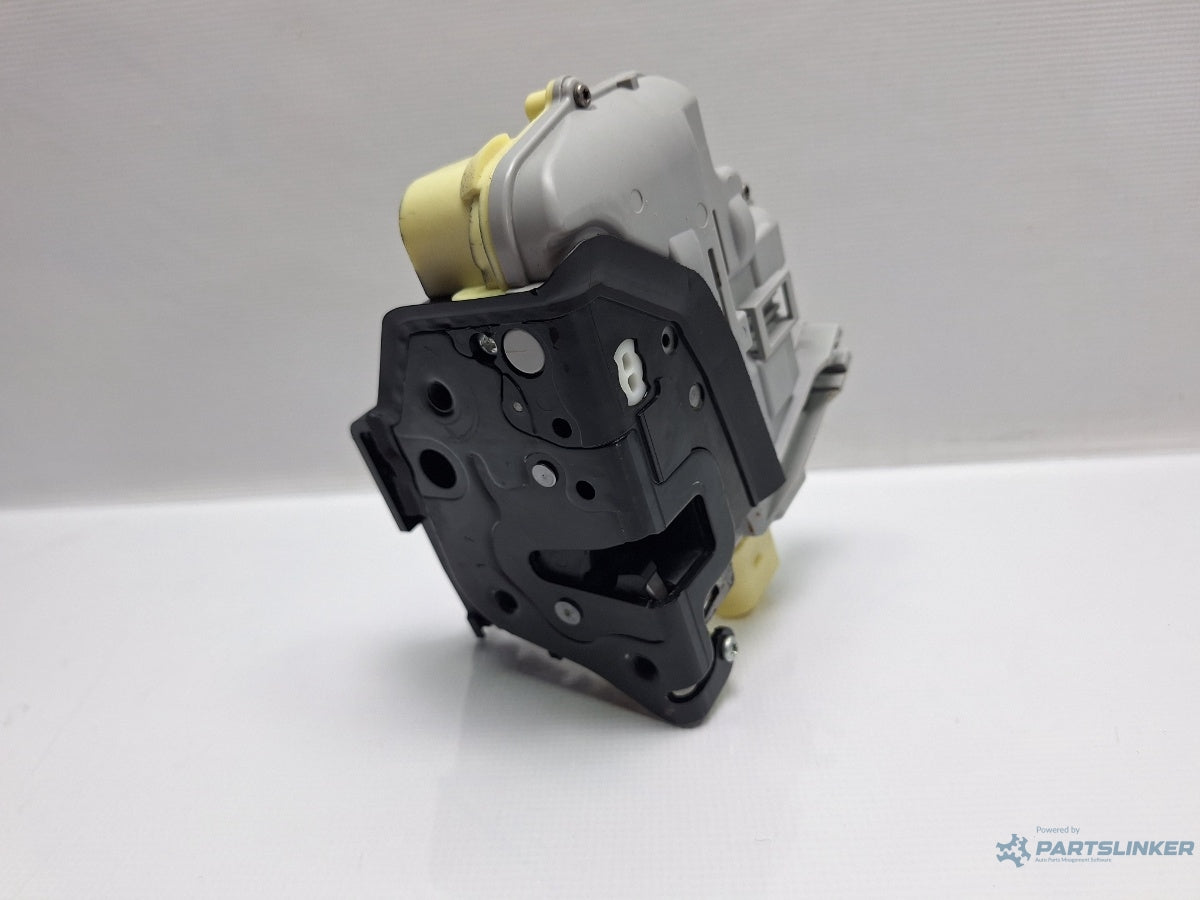 Broasca usa stanga fata VOLKSWAGEN PASSAT Variant 3C5 2005 - 2011 TDI BMP 3C1837015A
