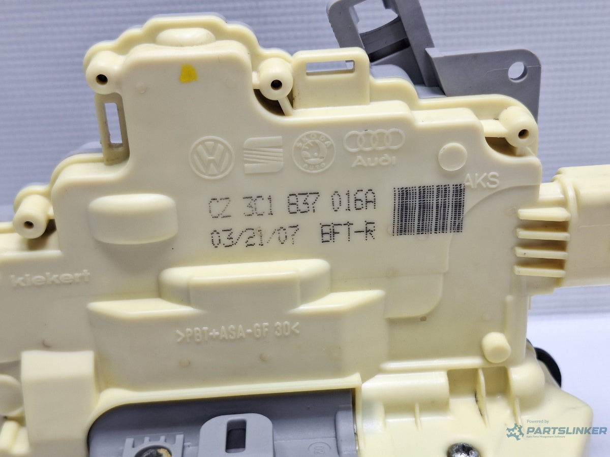 Broasca usa dreapta fata VOLKSWAGEN PASSAT Variant 3C5 2005 - 2011 TDI BMP 3C1837016A