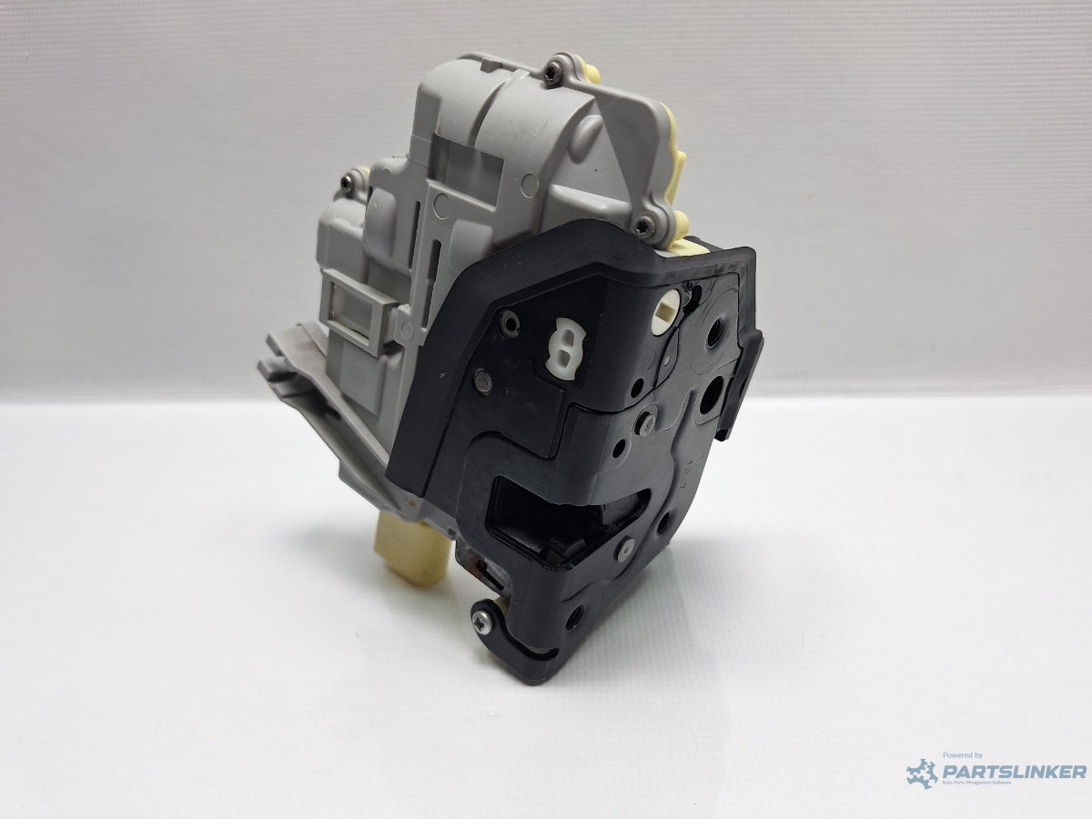Broasca usa dreapta fata VOLKSWAGEN PASSAT Variant 3C5 2005 - 2011 TDI BMP 3C1837016A