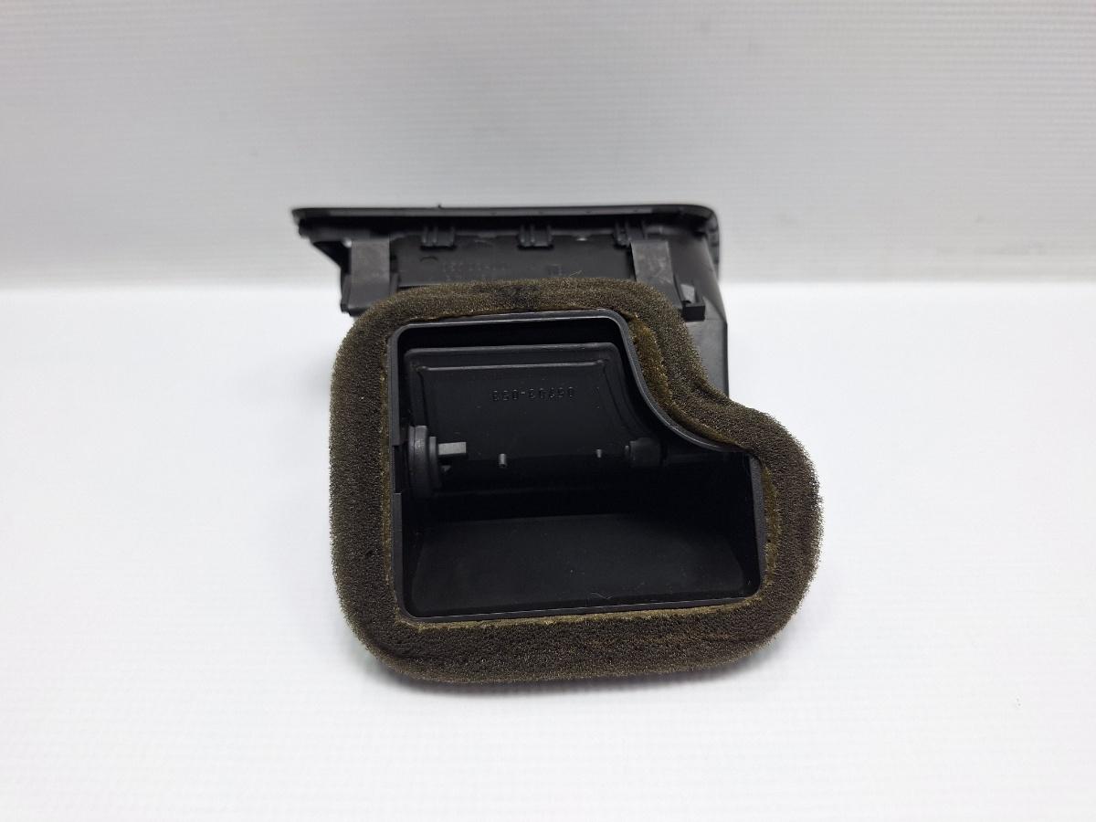 Grila de ventilatie laterala panou de bord stanga VOLKSWAGEN PASSAT Variant 3C5 2005 - 2011 TDI BMP 3C1819701E