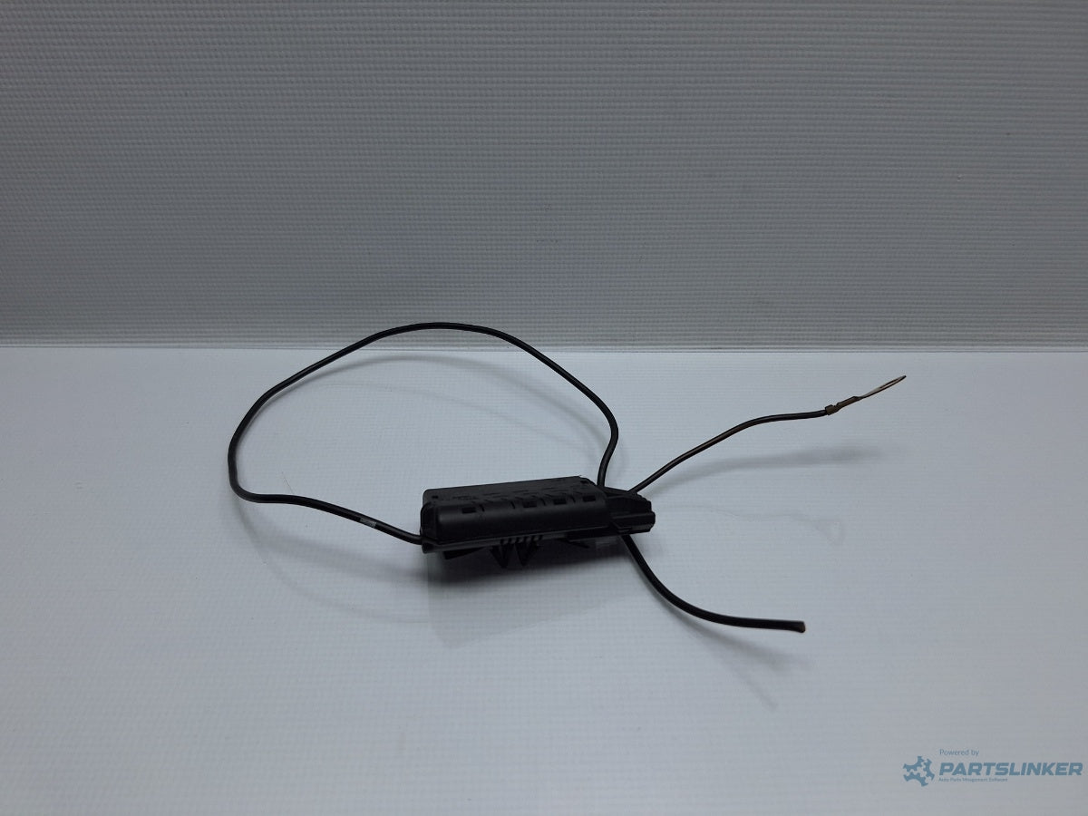 Amplificator antena VOLKSWAGEN PASSAT 362 2010 - 2014 TDI CFFB 3AA035570A