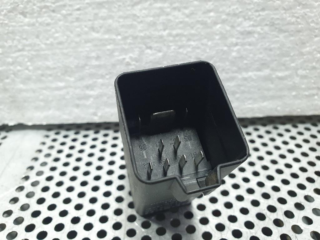 Releu bujii SKODA OCTAVIA 1Z3 2004 - 2013 1.9 TDI BJB, BKC, BLS, BXE BOSCH 0281003038 038907281D