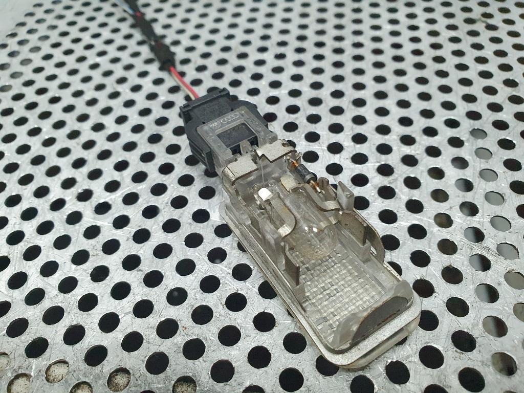 Lampa lumina ambientala SKODA OCTAVIA 1Z3 2004 - 2013 1.9 TDI BJB, BKC, BLS, BXE 3B0947415