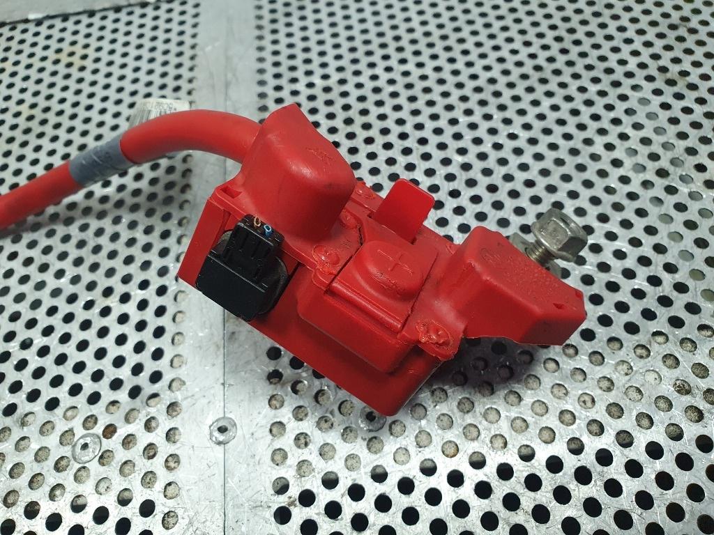 Borna baterie plus BMW 3 V E90 2004 - 2012 2.0 320 d M47 D20 (204D4) 6113 6982227-02