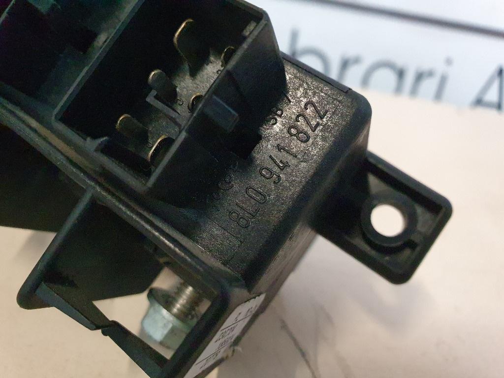 Bloc relee VOLKSWAGEN GOLF IV 1J1 1997 - 2007 1.6 16V ATN, AUS, AZD, BCB 8L0941822