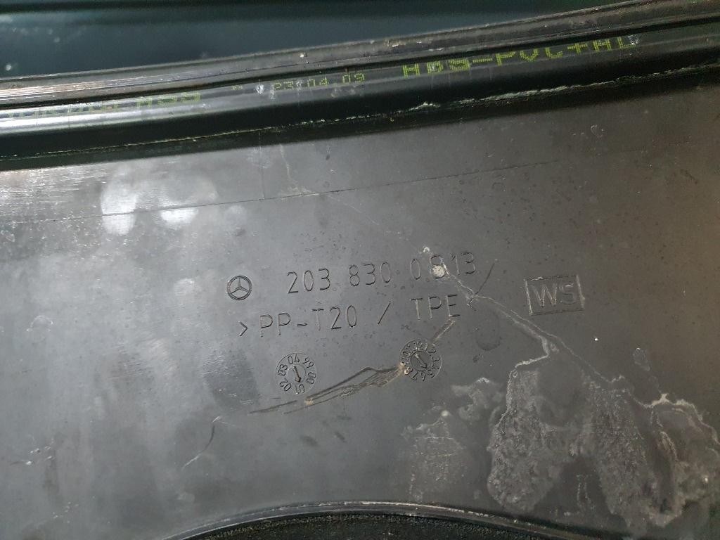 Grila stergator MERCEDES-BENZ C-CLASS II W203 2000 - 2007, MERCEDES-BENZ C-CLASS T-Model II S203 2001 - 20072.2 C 220 CDI OM 611.962 2038300813