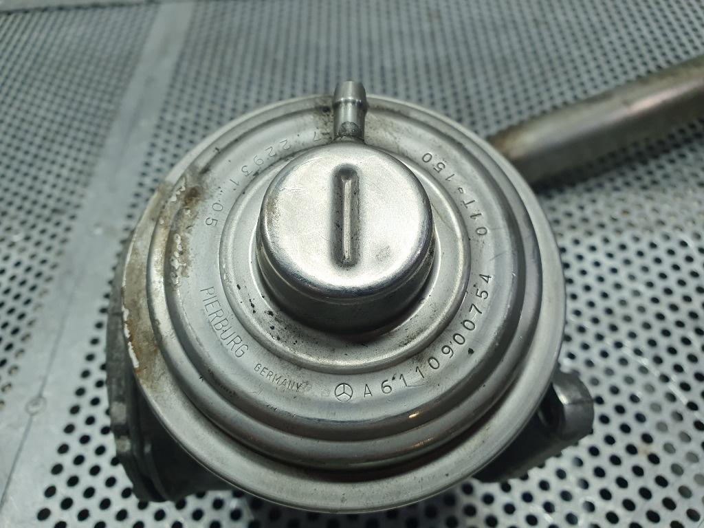 Supapa EGR MERCEDES-BENZ C-CLASS II W203 2000 - 2007, MERCEDES-BENZ C-CLASS T-Model II S203 2001 - 20072.2 C 220 CDI OM 646.963 A 6110900754