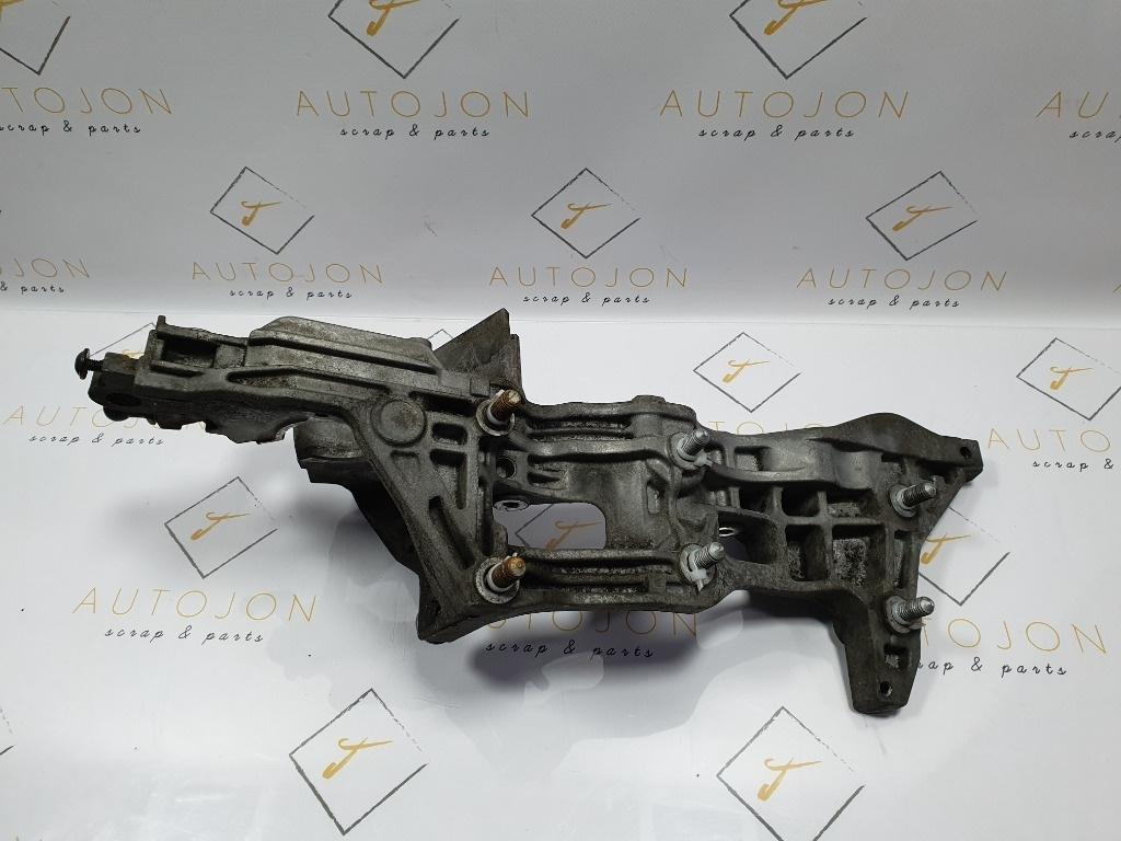Suport accesorii motor VOLKSWAGEN PASSAT Variant 3G5 2014 - > TDI CRLB, DBGA, DFGA 04L903143D