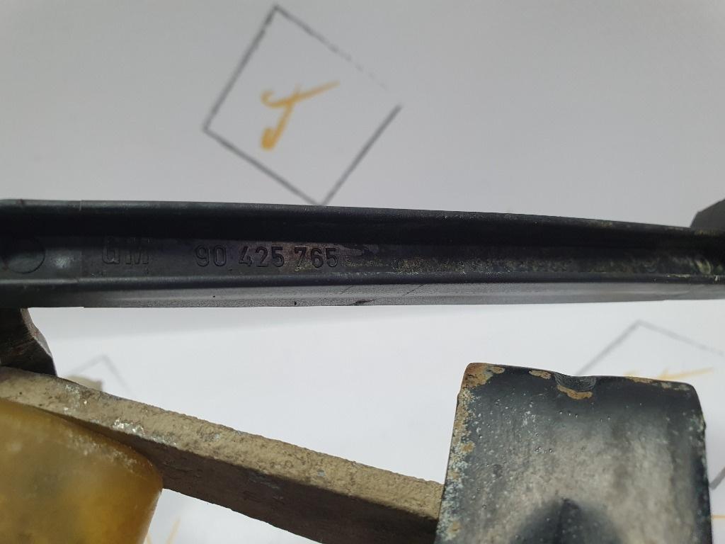 Suport timonerie schimbator de viteze OPEL ASTRA G Estate F35_, T98 1998 - 2009 16V X 16 XEL, Z 16 XE 90425765