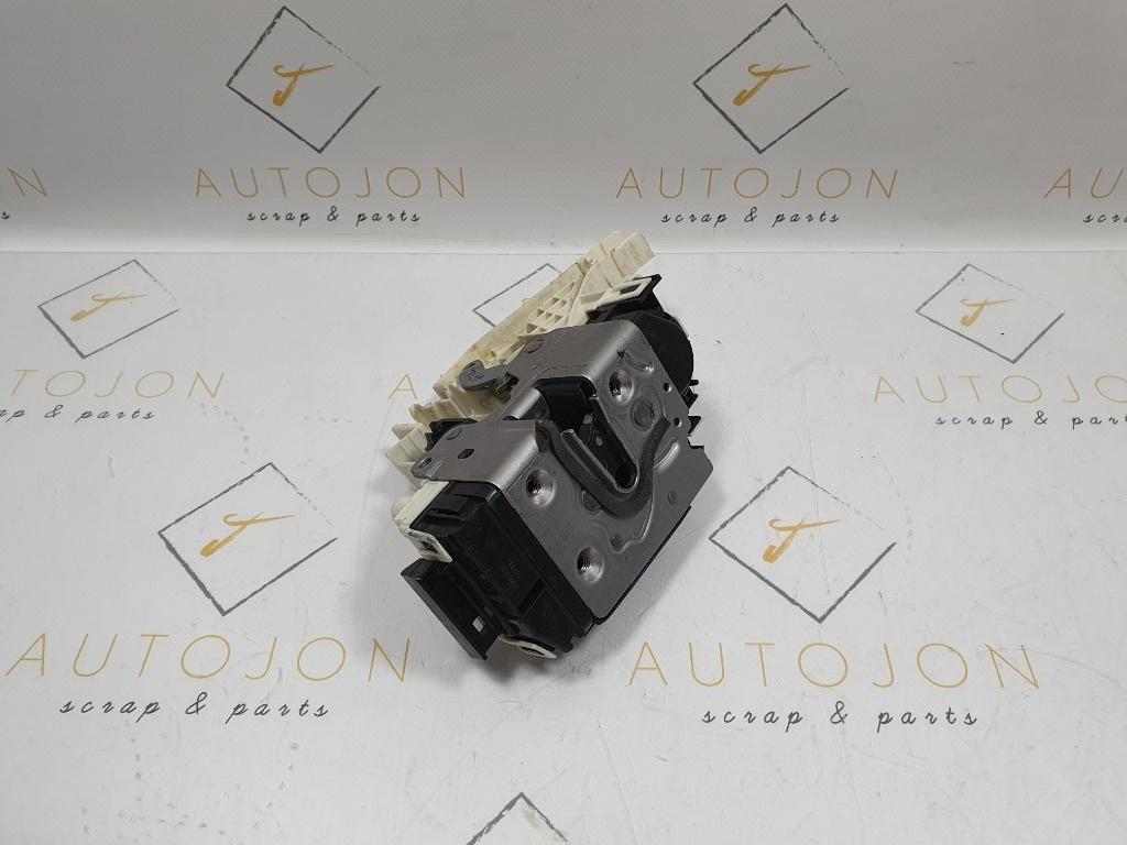 Broasca usa stanga fata MERCEDES-BENZ C-CLASS W204 2007 - 2014, MERCEDES-BENZ C-CLASS T-Model III S204 2007 - 20142.2 C 200 CDI OM 651.913 A2047202735