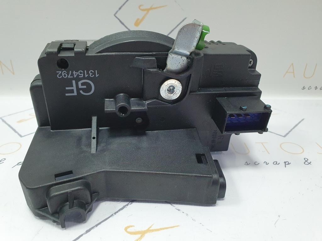 Broasca usa dreapta fata OPEL MERIVA X03 2003 - 2010 1.7 DTI Y 17 DT 13154792GF