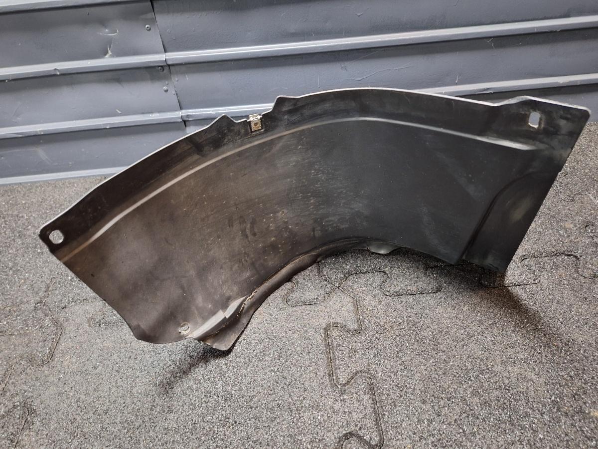 Carenaj mic roata stanga fata VOLKSWAGEN PASSAT Variant 3C5 2005 - 2011 TDI CAYC 3C0805911D