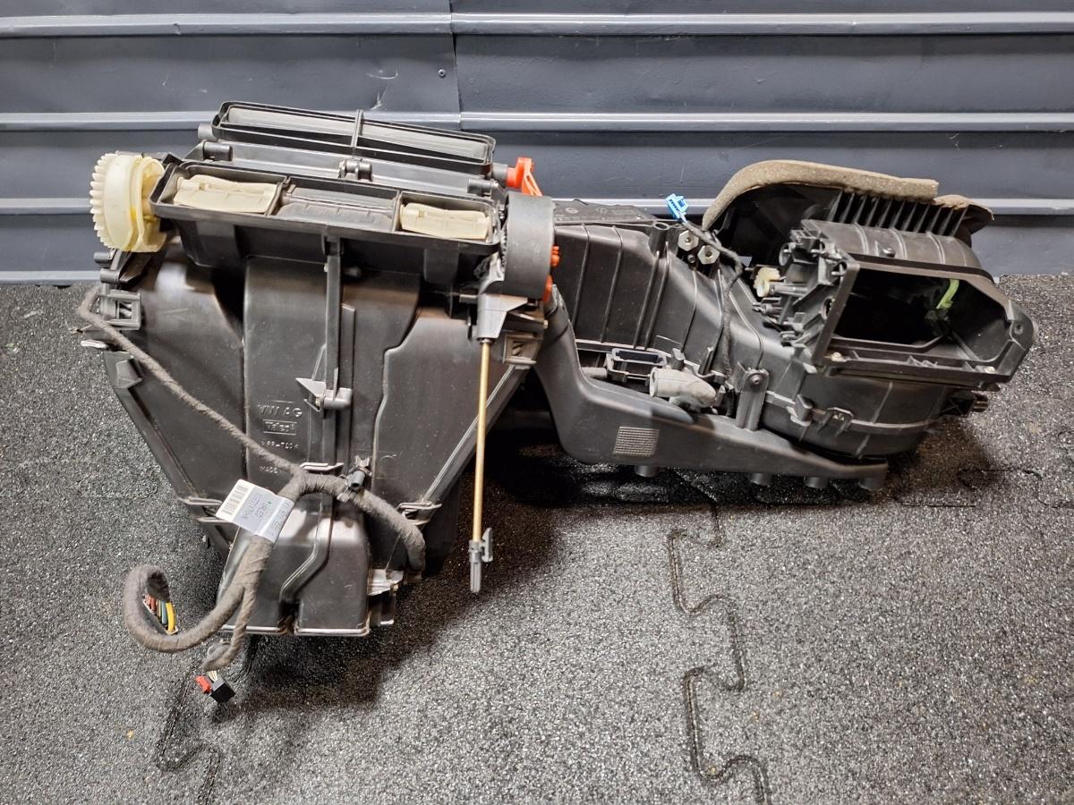 Carcasa aeroterma VOLKSWAGEN GOLF V 1K1 2003 - 2009 TDI BKC, BLS, BXE 1K1820308B