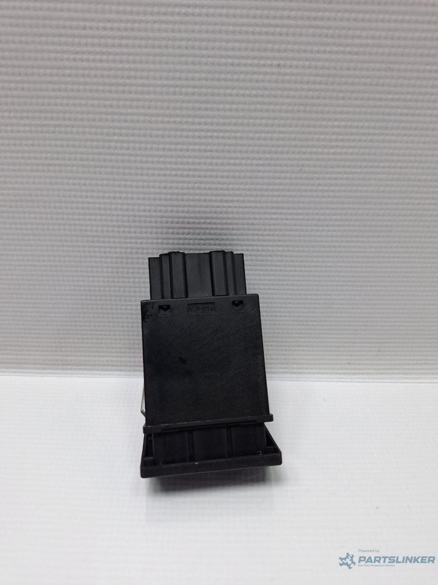 Buton deschidere usita rezervor SKODA OCTAVIA 1U2 1996 - 2010 16V AXP, BCA 1U0959833C