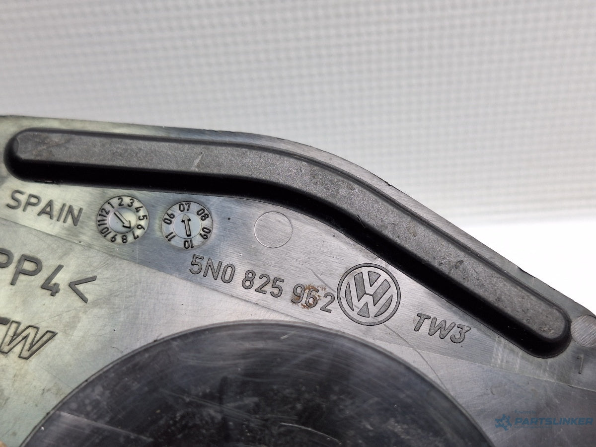 Capac scut podea dreapta VOLKSWAGEN TIGUAN 5N_ 2007 - > TDI 4motion CBAB, CFFB, CLJA 5N0825962