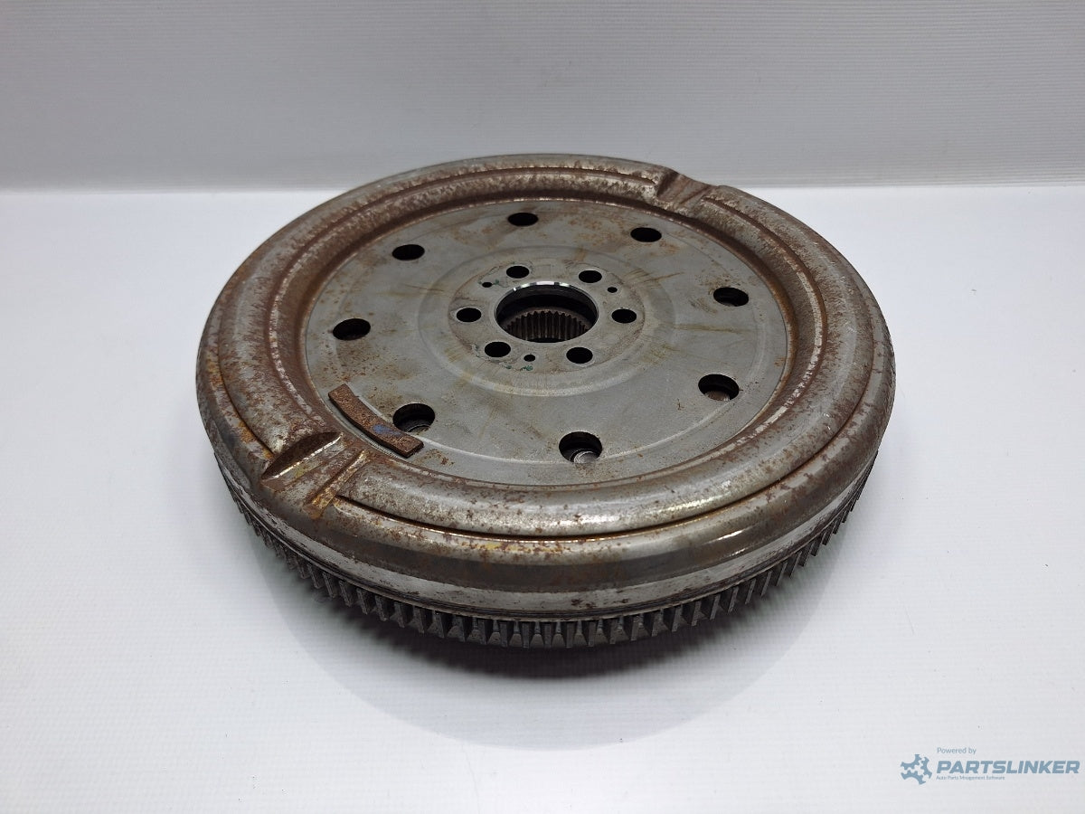 Volanta VOLKSWAGEN PASSAT Variant 3G5 2014 - > TDI CRLB, DBGA, DFGA 03L105266DE