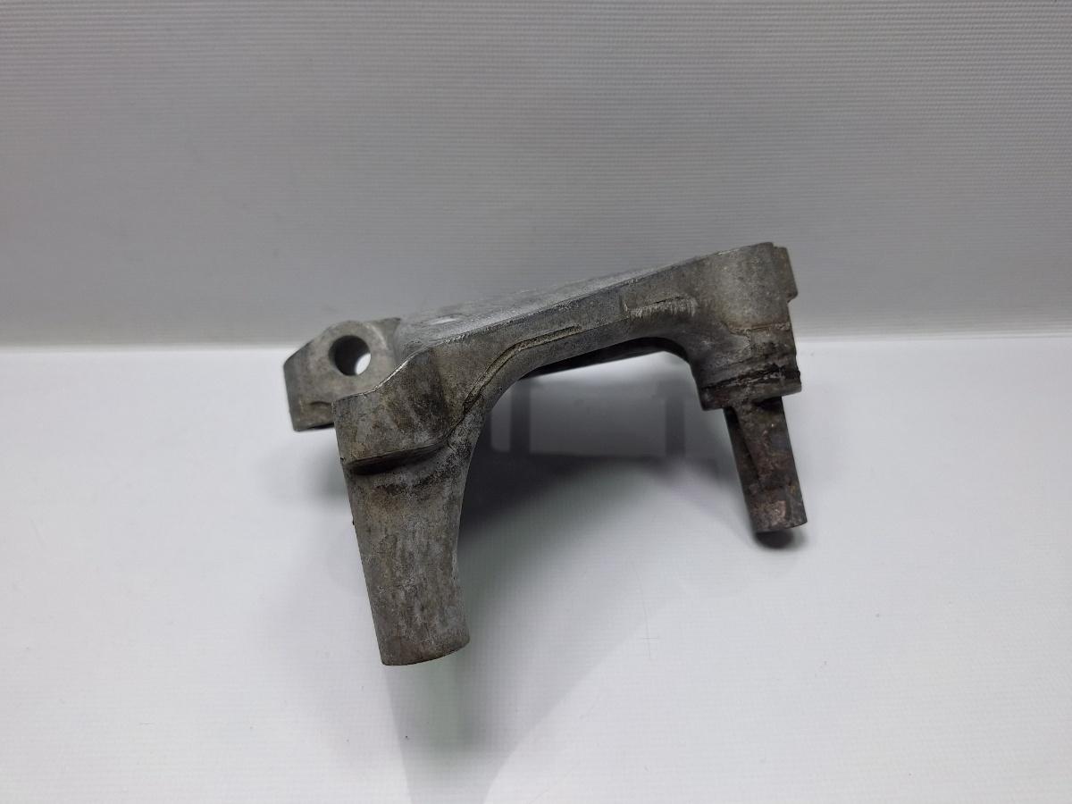 Suport tampon motor VOLKSWAGEN PASSAT Variant 3G5 2014 - > TDI CRLB, DBGA, DFGA 04L199207