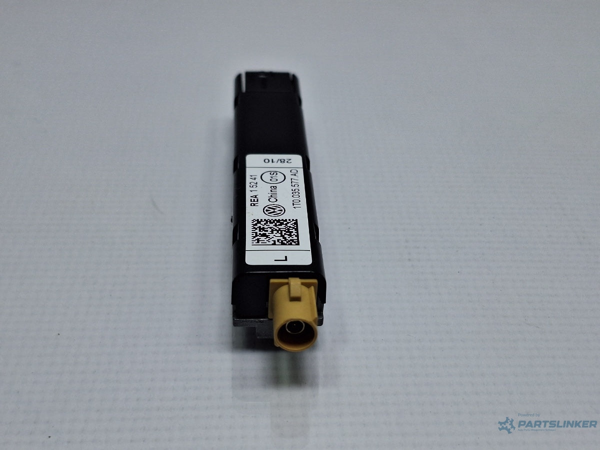 Amplificator antena stanga VOLKSWAGEN TOURAN 1T3 2010 - 2015 TDI CFHC 1T0035577AD