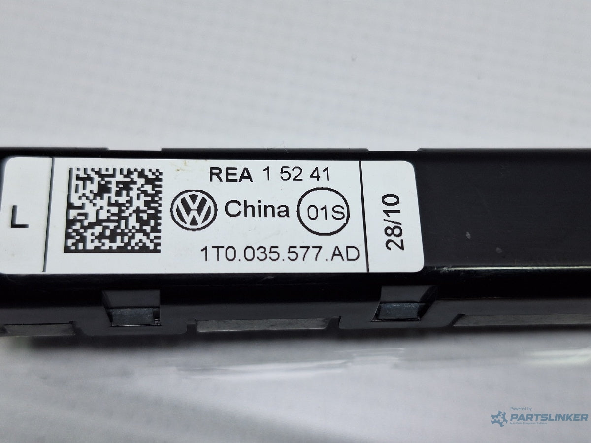 Amplificator antena stanga VOLKSWAGEN TOURAN 1T3 2010 - 2015 TDI CFHC 1T0035577AD