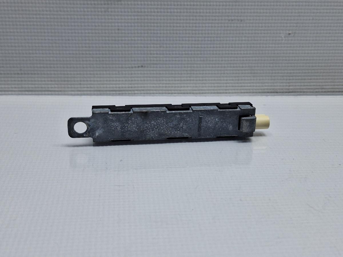 Amplificator antena dreapta VOLKSWAGEN TOURAN 1T3 2010 - 2015 TDI CFHC 1T0035577AC