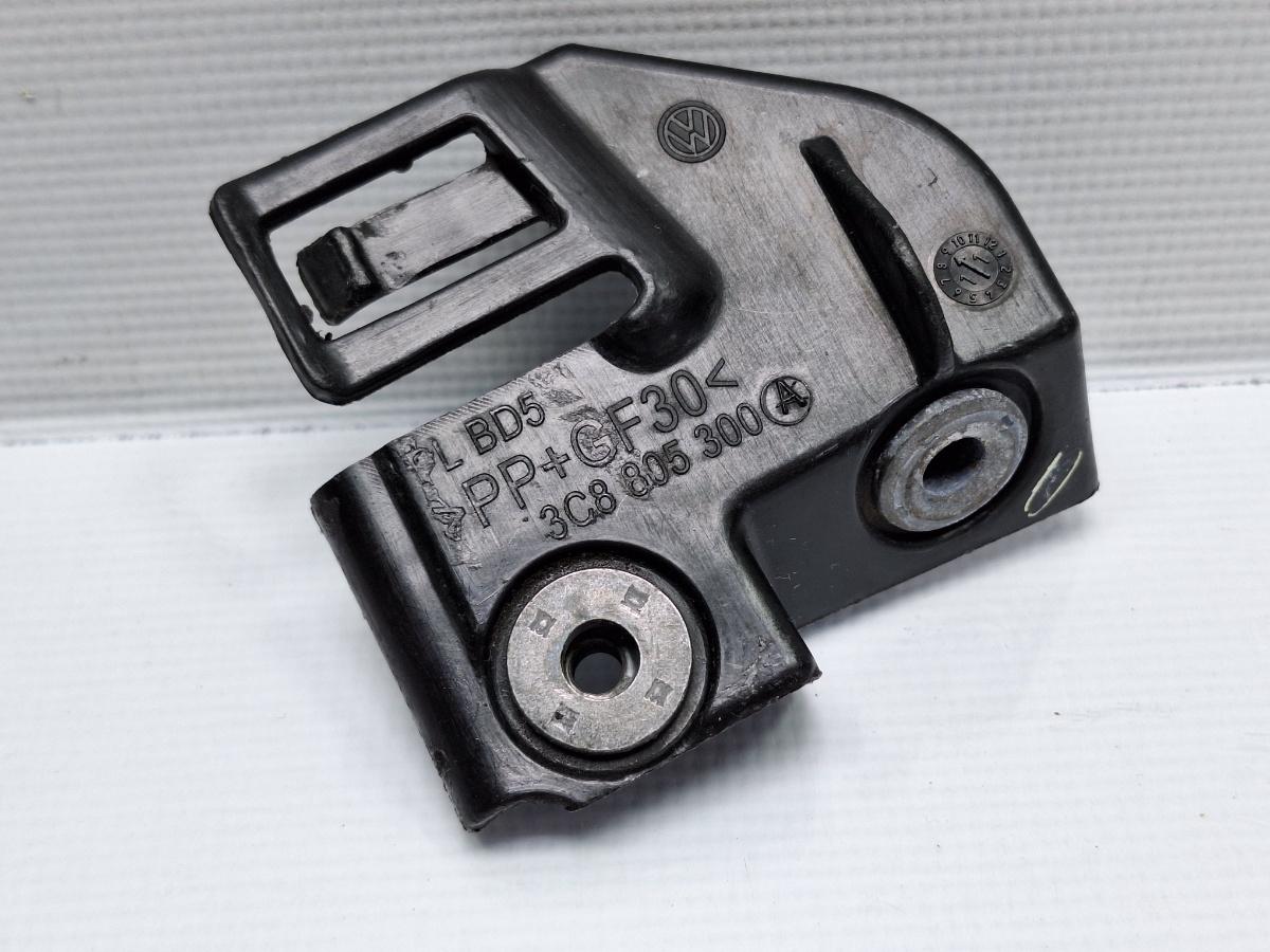 Suport de montare faruri dreapta VOLKSWAGEN PASSAT CC 357 2008 - 2012 TDI CBAB, CFFB 3C8805300A