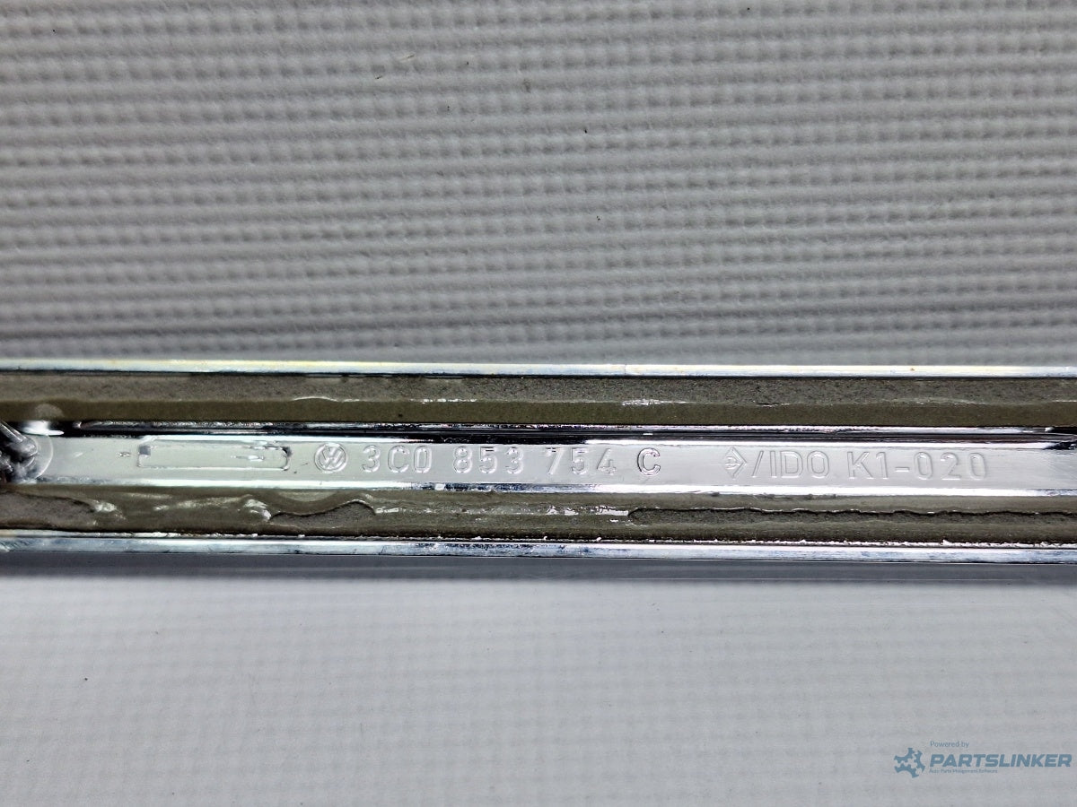Bandou crom usa dreapta spate VOLKSWAGEN PASSAT Variant 3C5 2005 - 2011 TDI CAYC 3C0853754C