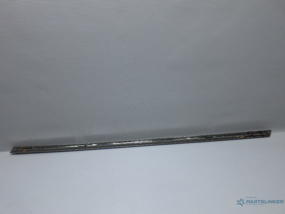 Bandou crom usa dreapta spate VOLKSWAGEN PASSAT Variant 3C5 2005 - 2011 TDI CAYC 3C0853754C