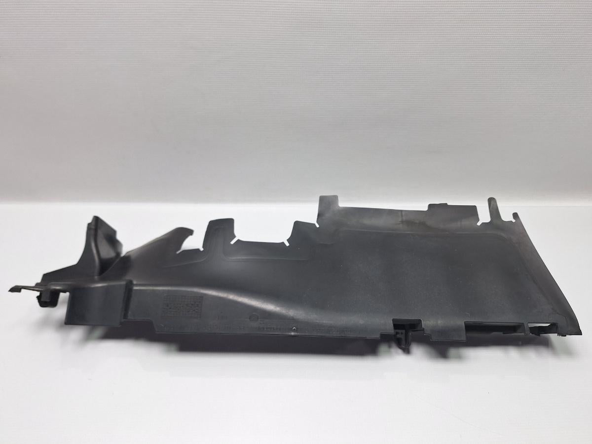 Deflector aer radiatoare stanga VOLKSWAGEN PASSAT Variant 3G5 2014 - > TDI CRLB, DBGA, DFGA 3G0121283C