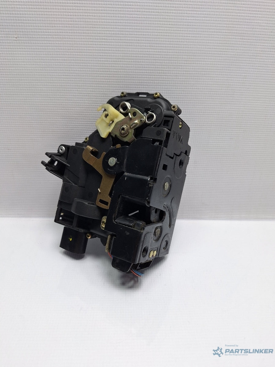 Broasca usa dreapta fata VOLKSWAGEN LUPO 6X1, 6E1 1998 - 2005 16V AHW, AKQ, APE, AUA, BBY 6X1837014H
