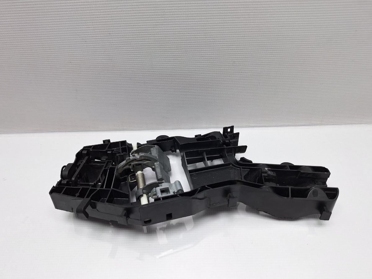 Maner/suport exterior usa dreapta VOLKSWAGEN PASSAT Variant 3G5 2014 - > TDI CRLB, DBGA, DFGA 510837812H