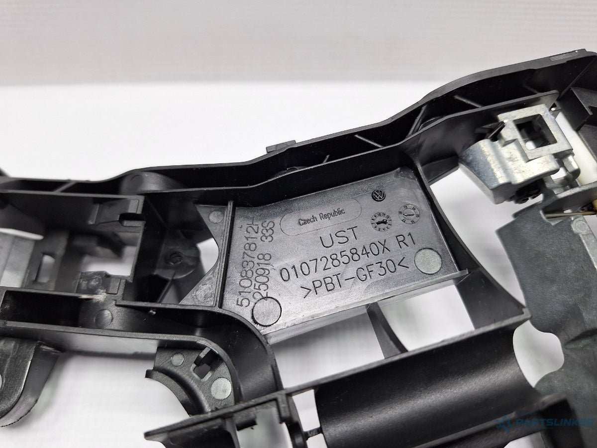 Suport maner exterior usa dreapta VOLKSWAGEN PASSAT Variant 3G5 2014 - > TDI CRLB, DBGA, DFGA 510837812H