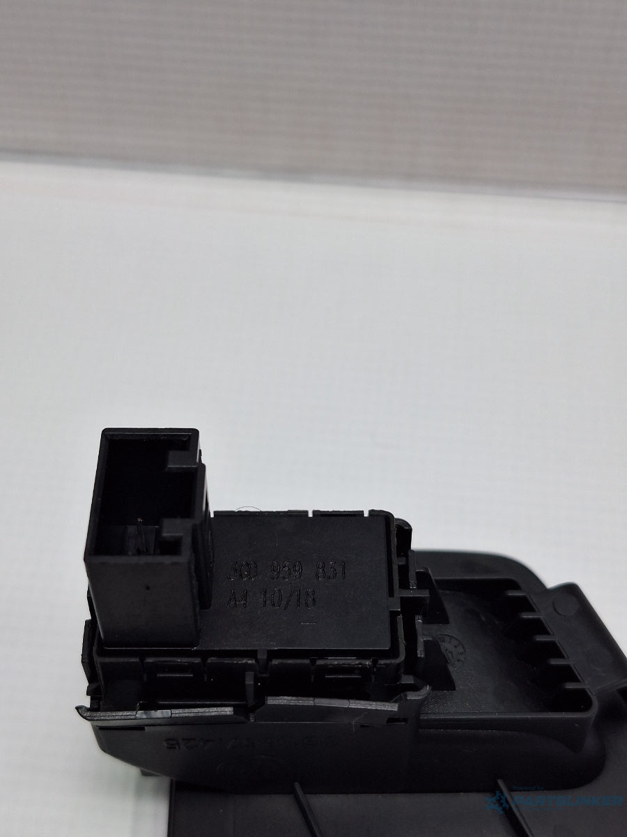 Buton deschidere haion VOLKSWAGEN PASSAT Variant 3G5 2014 - > TDI CRLB, DBGA, DFGA 3G0959831 , 3G1867425