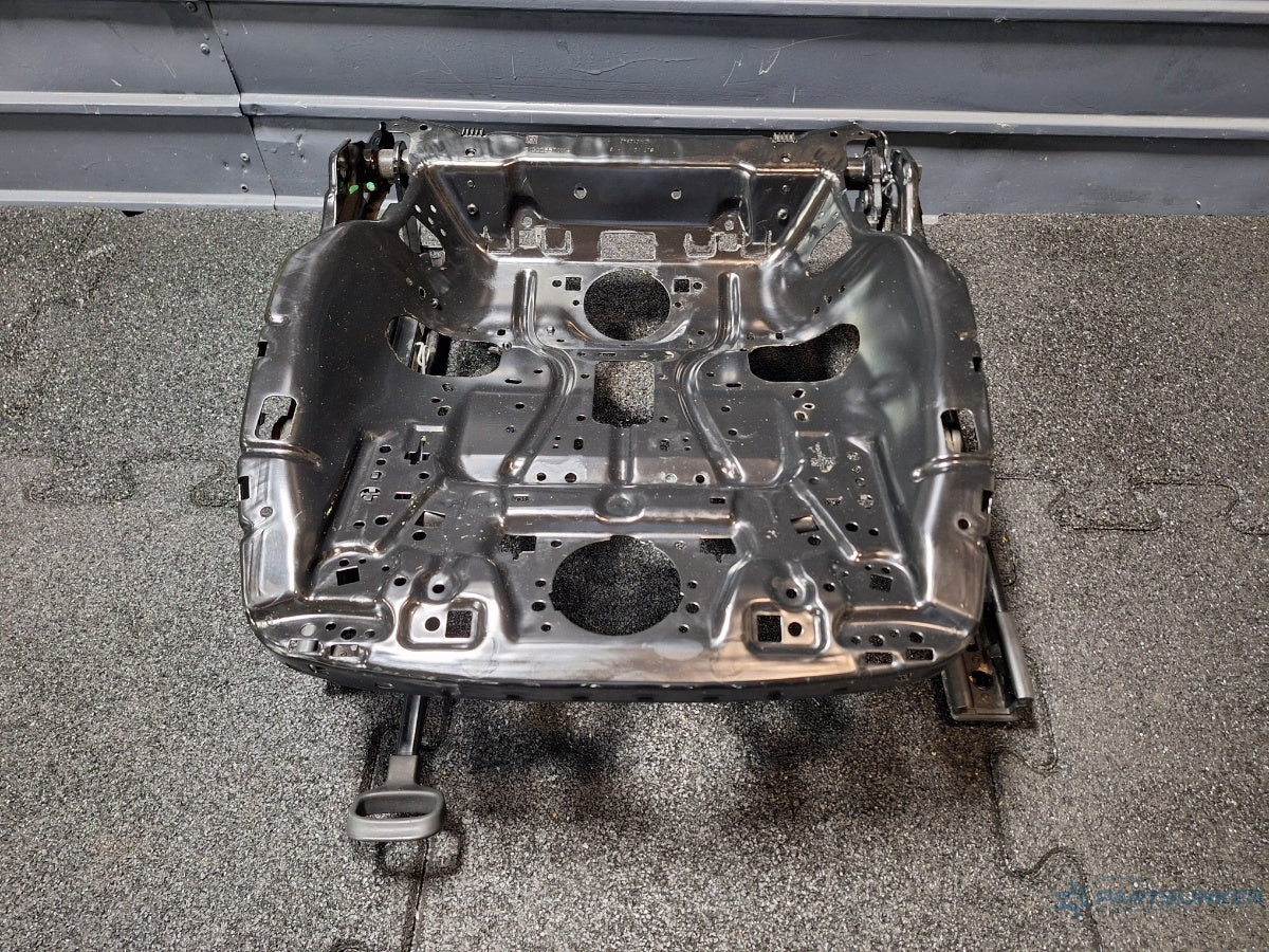 Armatura scaun stanga VOLKSWAGEN PASSAT B8 2014 - 2023 5Q4881105M