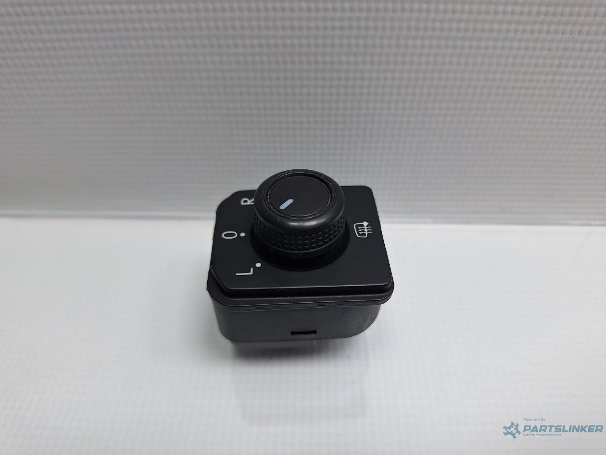 Buton reglaj oglinzi VOLKSWAGEN PASSAT Variant 3G5 2014 - > TDI CRLB, DBGA, DFGA 3G0959565