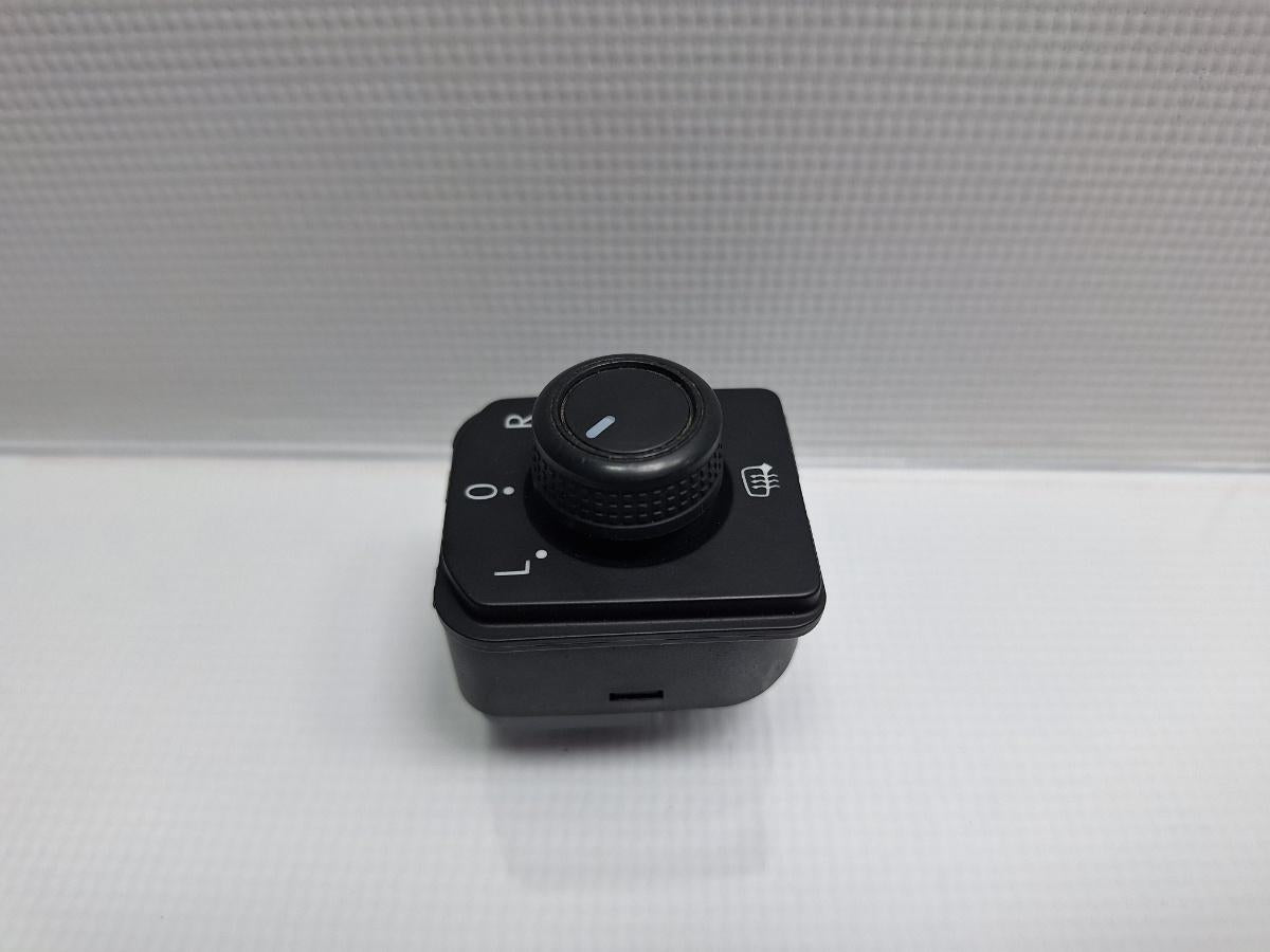 Buton reglaj oglinzi VOLKSWAGEN PASSAT Variant 3G5 2014 - > TDI CRLB, DBGA, DFGA 3G0959565