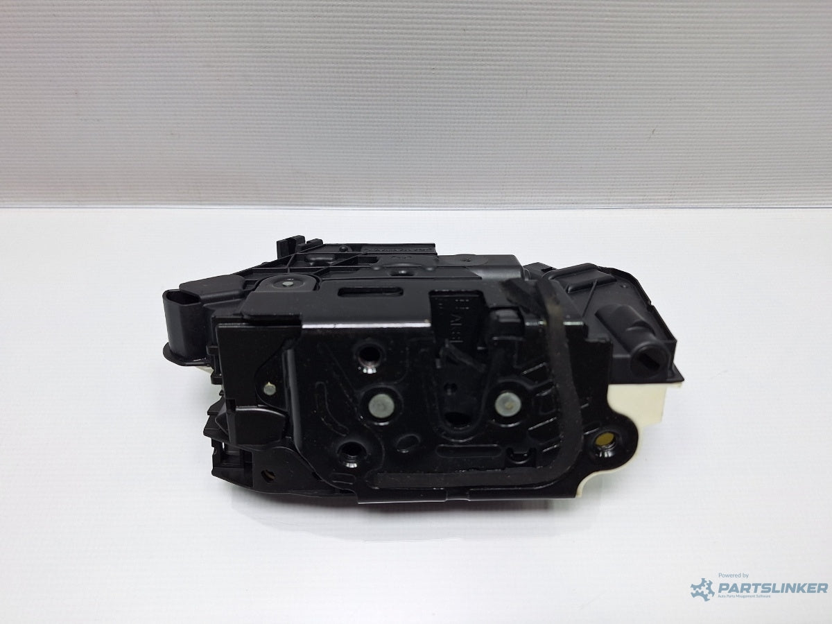 Broasca usa dreapta fata VOLKSWAGEN PASSAT CC 357 2008 - 2012 TSI CCZB 5N1837016C