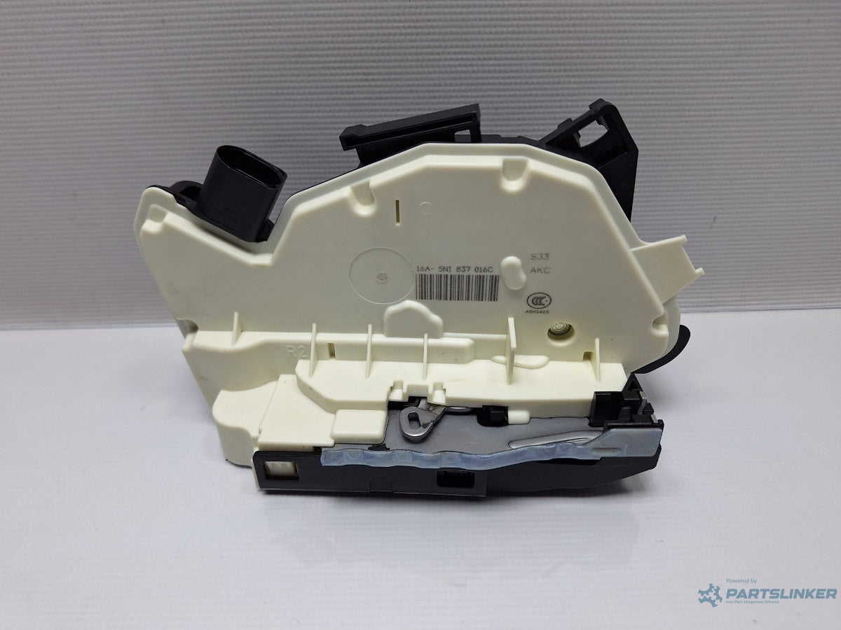 Broasca usa dreapta fata VOLKSWAGEN PASSAT CC 357 2008 - 2012 TSI CCZB 5N1837016C