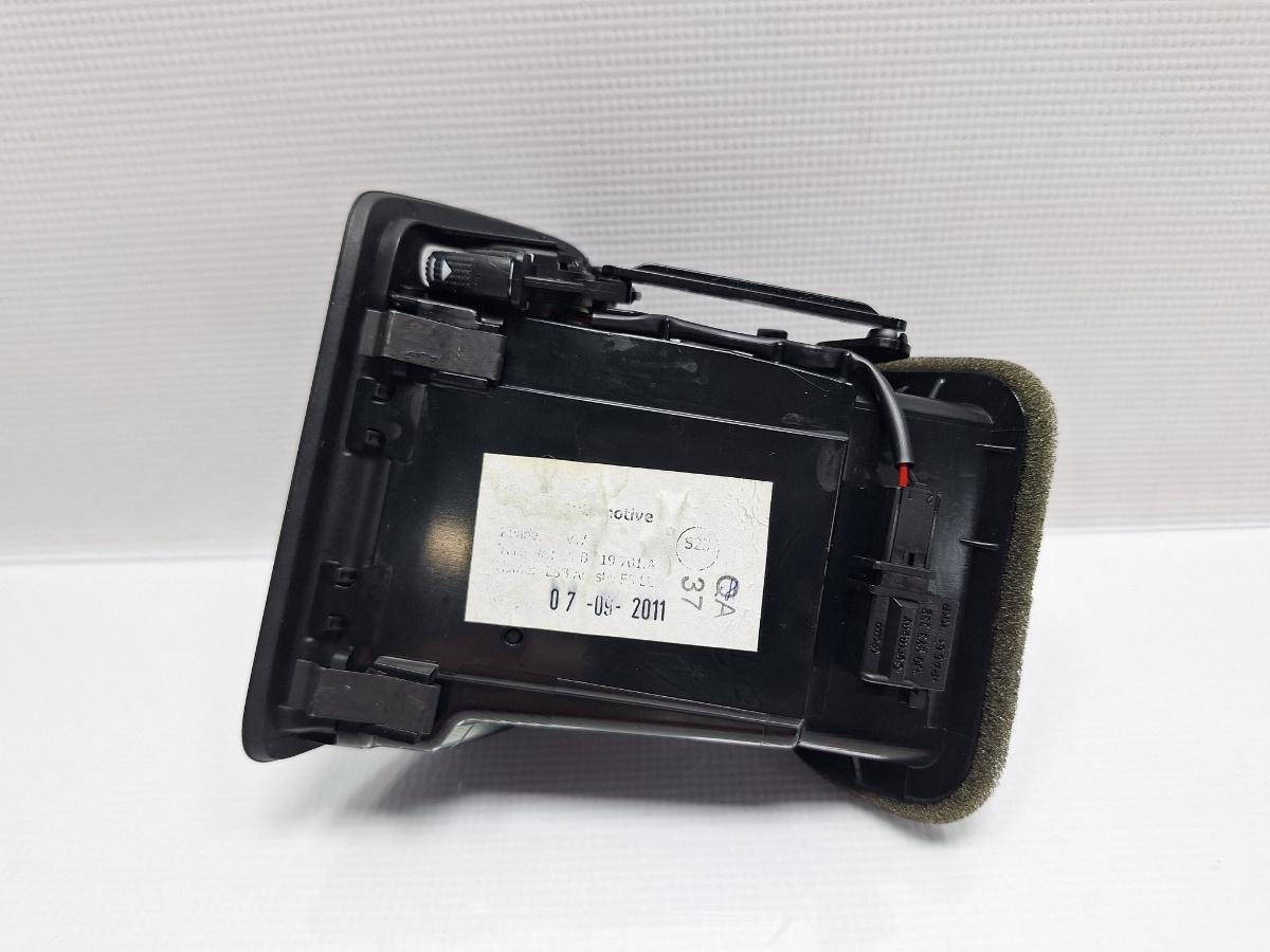 Grila ventilatie stanga VOLKSWAGEN PASSAT CC 357 2008 - 2012 TSI CCZB 3AB819701A
