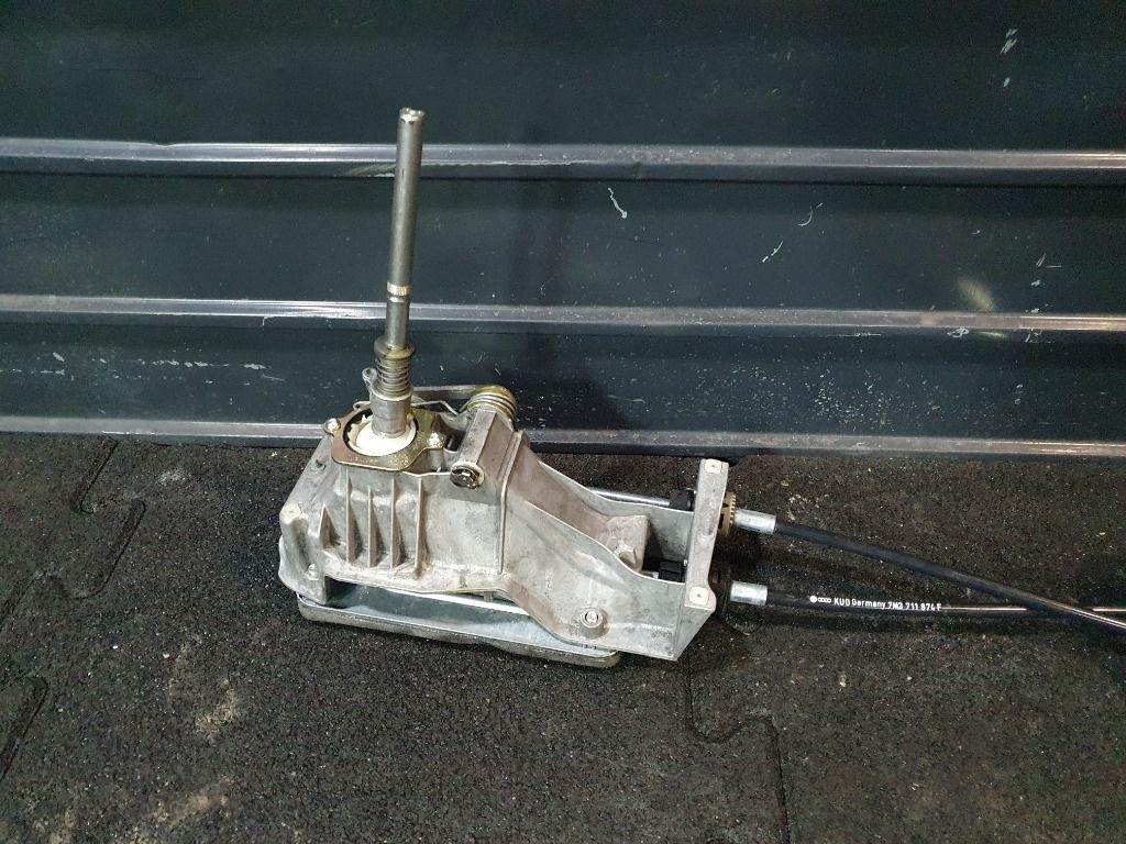 Suport timonerie schimbator de viteze FORD GALAXY WGR 1995 - 2006 7M3955410B , 7M3955409B