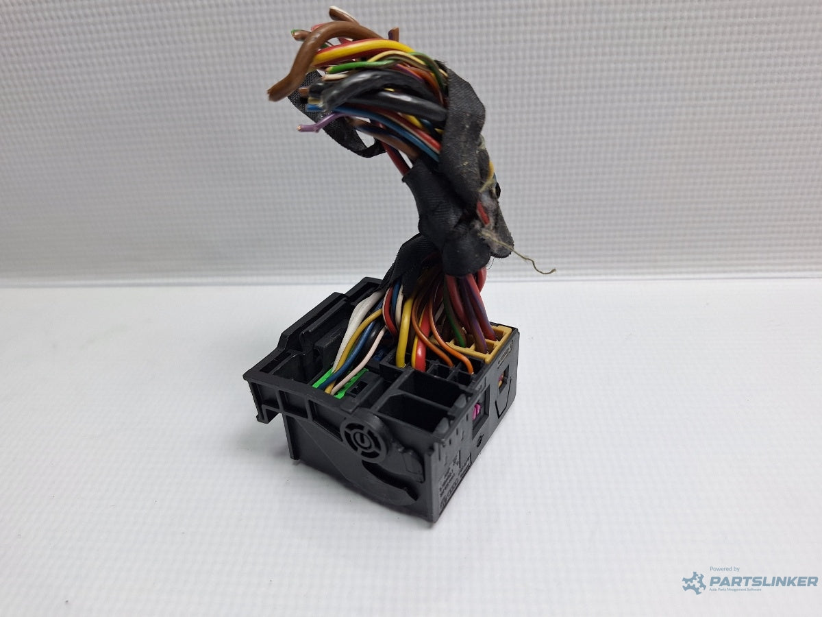 Mufa conector CD player VOLKSWAGEN PASSAT CC 357 2008 - 2012 TSI CCZB 3B7035444A