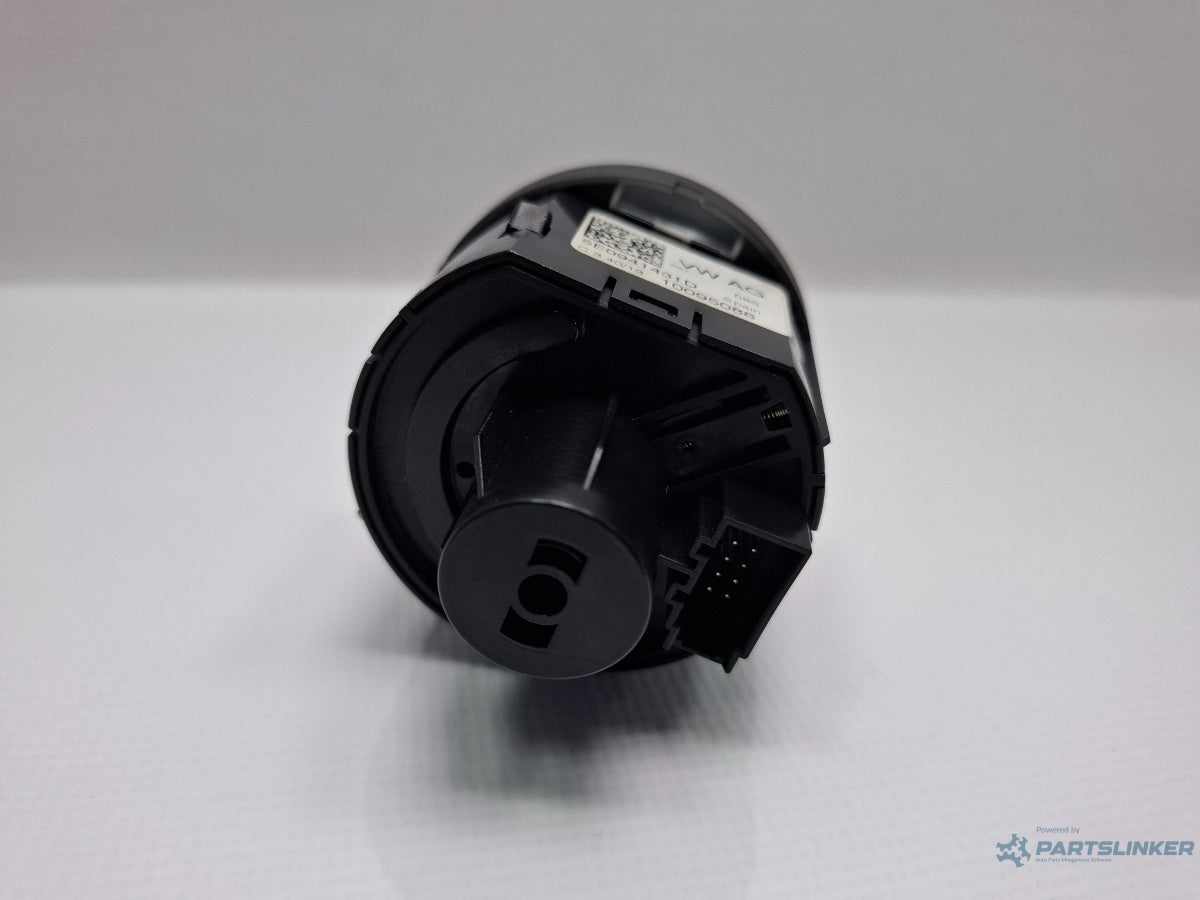 Bloc lumini SKODA OCTAVIA Combi 5E5 2012 - > TDI CKFC, CRMB, CYKA 5E0941431D