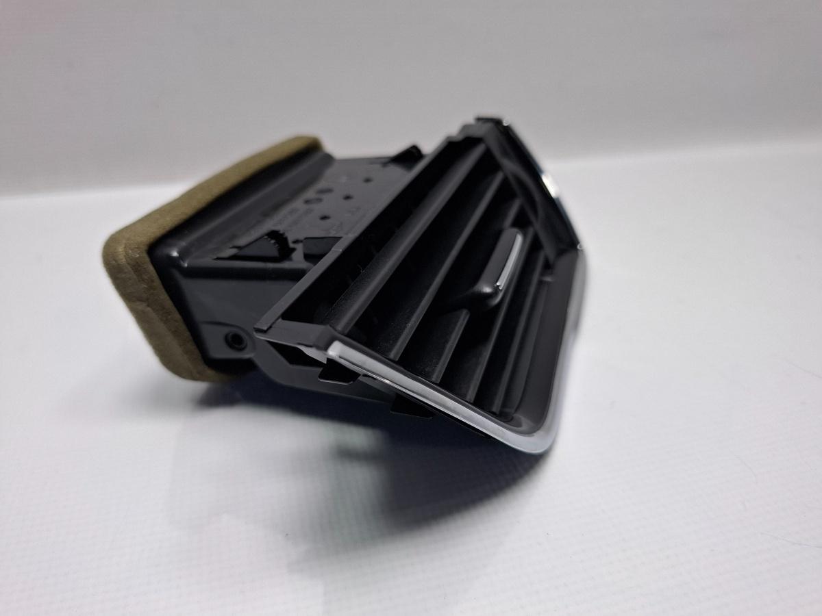 Grila ventilatie dreapta SKODA OCTAVIA Combi 5E5 2012 - > TDI CKFC, CRMB, CYKA 5E0819702A