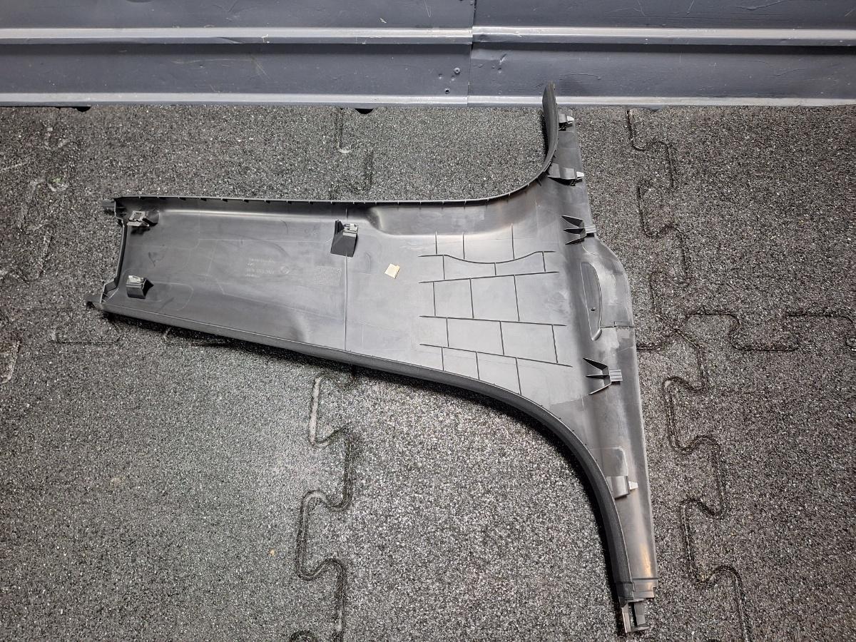 Ornament stalp (B) (inferior) SKODA OCTAVIA Combi 5E5 2012 - > TDI CKFC, CRMB, CYKA 5E0853369