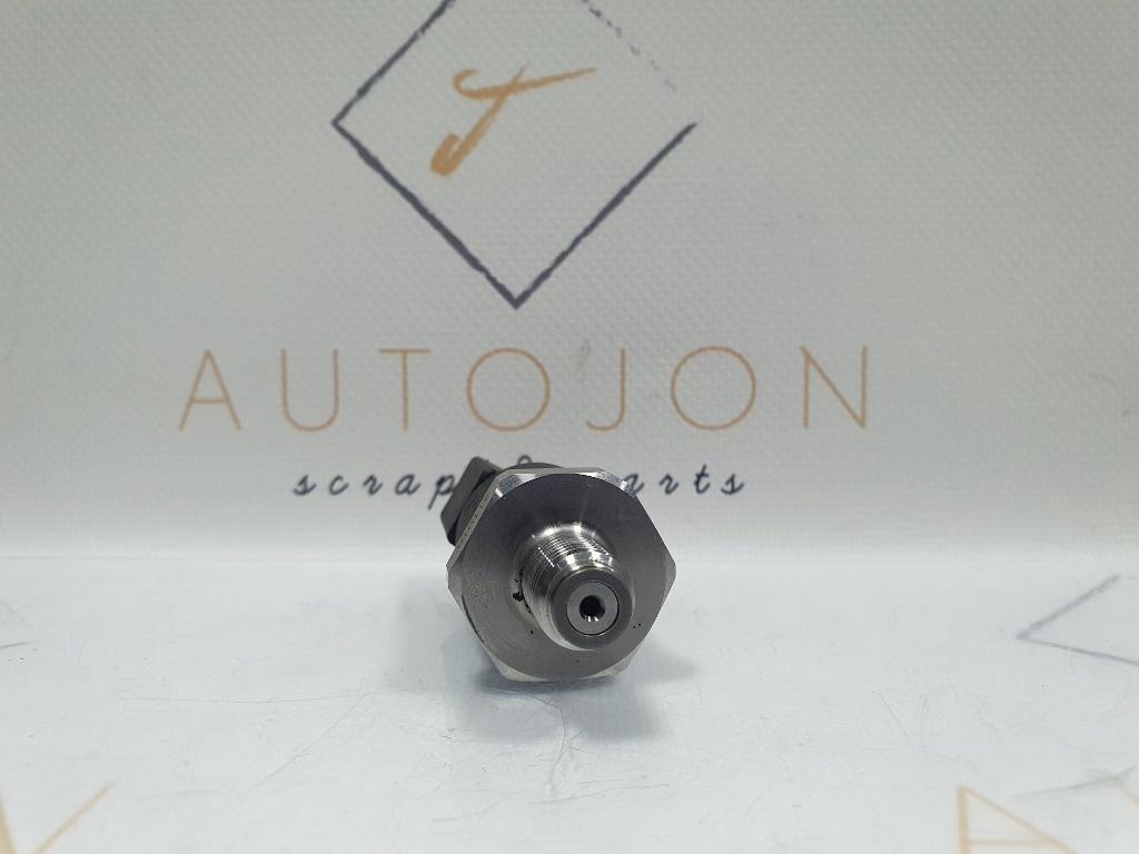 Senzor presiune combustibil MERCEDES-BENZ VITO / MIXTO Box W639 2003 - >2.2 109 CDI OM 646.983 A0041531528 / 0281002239