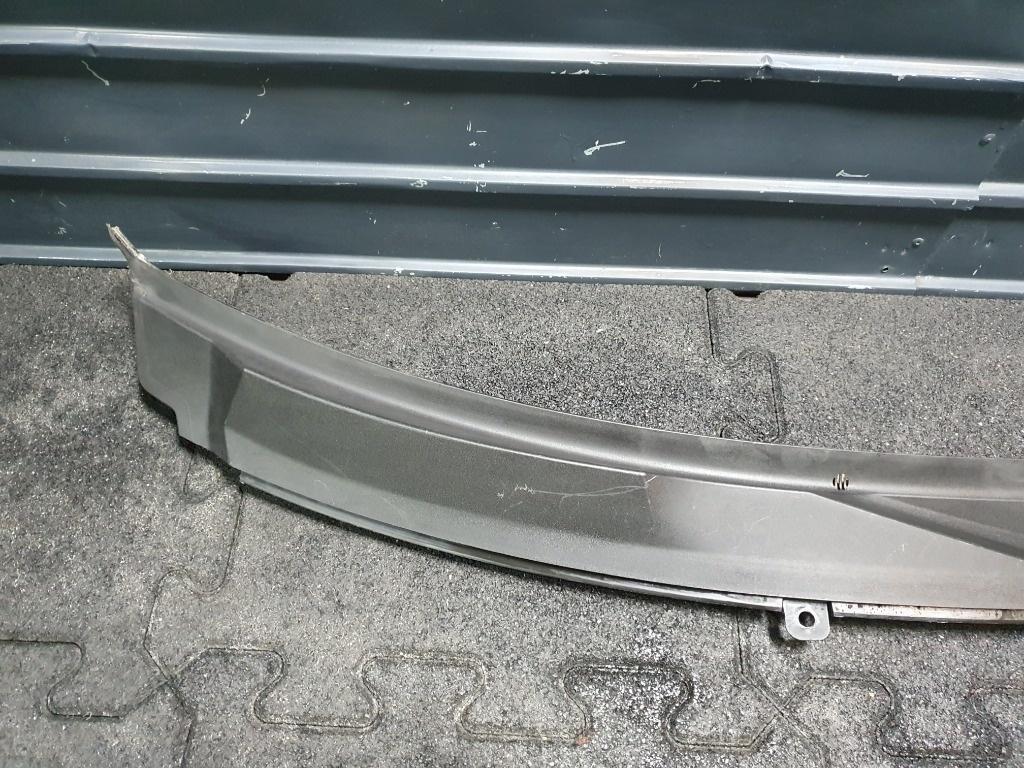 Grila stergatoare AUDI A6/S6 III Saloon 4F2, C6 2004 - 2011 4F1819403