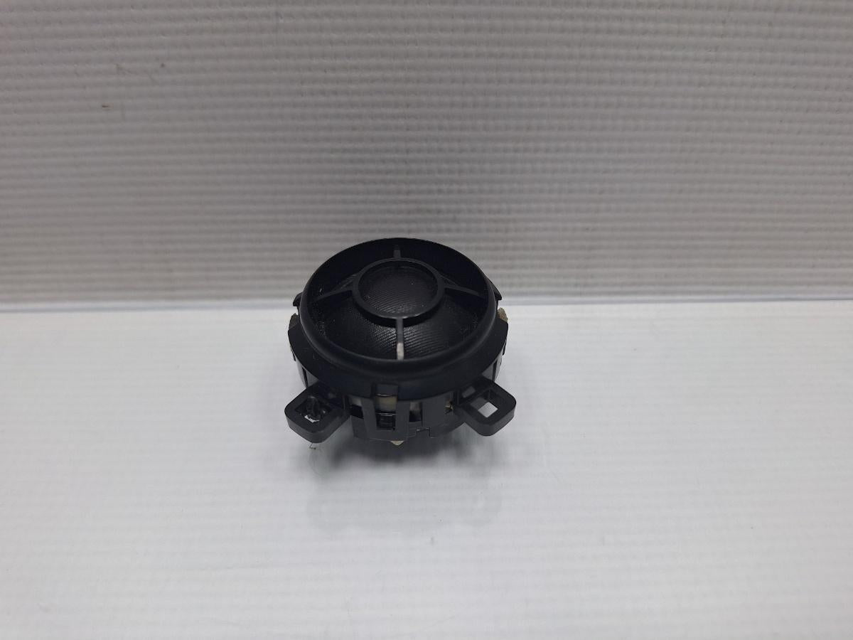 Difuzor de inalta frecventa portiere spate VOLKSWAGEN JETTA IV 162, 163, AV3, AV2 2009 -> 1.6 TDI CAYC 5C6035411D